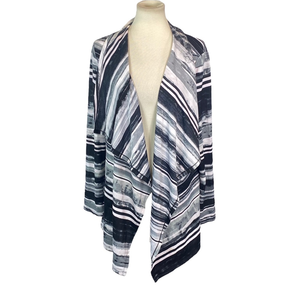 Woman’s Essentials by Milano open front cardigan size XL